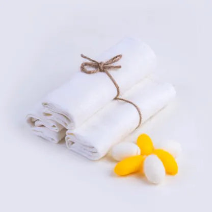 PRECOMMANDE Serviettes en soie - Visage – Solis Skincare - spécialiste du  gant exfoliant en soie